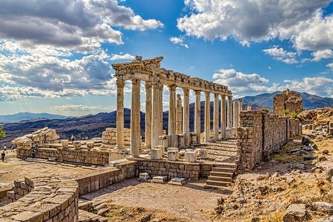 2-Days Gallipoli Troy Pergamon Acropolis Tour From Istanbul to Kusadasi - Gallipoli’s beaches, memorials, and difficult stories