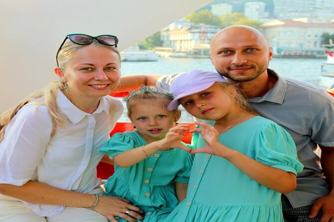 2 Hours Bosphorus Cruise Boat Tour in Istanbul - Rumeli Fortress and the northern stretch