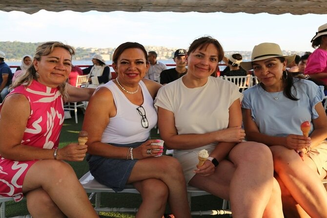 2 Hours Bosphorus Cruise Boat Tour in Istanbul - Hagia Sophia, Topkapi Palace, and Galata Tower from the water