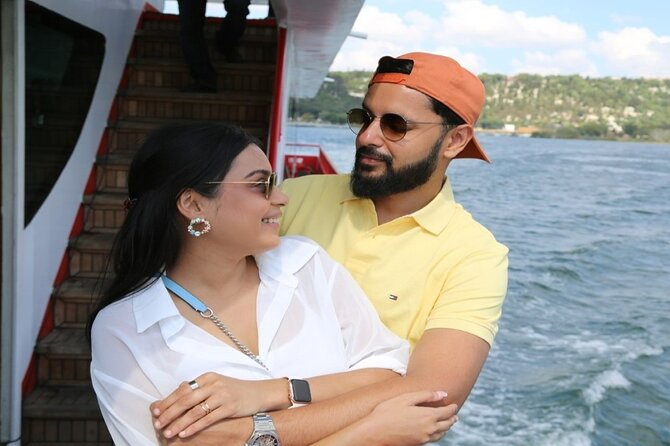 2 Hours Bosphorus Cruise Boat Tour in Istanbul - Commentary: useful if you prepare, limited if you do not