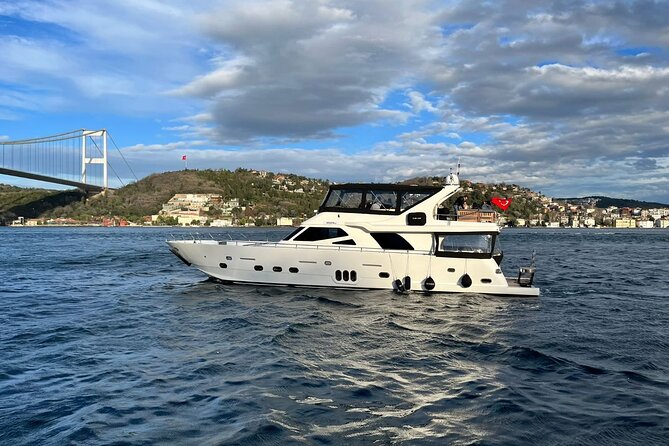 2 Hours Luxury Private Yacht Cruise on the Bosphorus - Küçüksu Palace and Beylerbeyi Palace