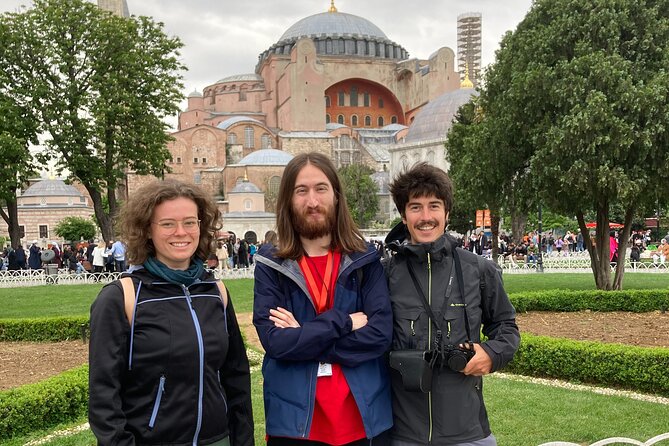 2 Hours Walking Tour Through Istanbul's Old City - A seven-minute pause in Gulhane Park