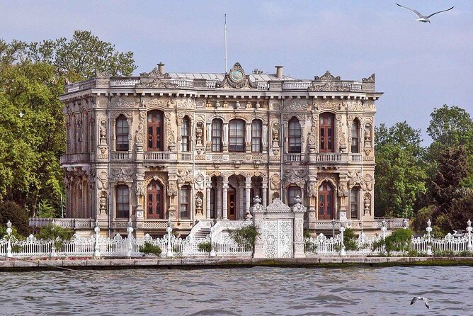 5 Days Best of Istanbul Tour in Istanbul - Day 4: Balat, minority heritage, and Camlica Hill