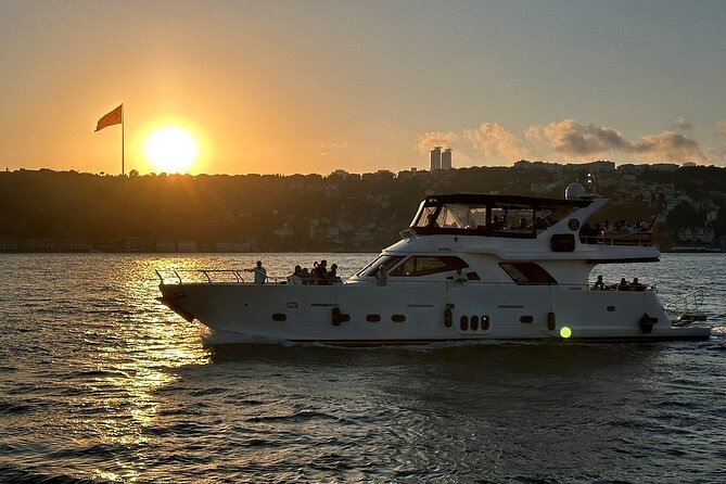 Afternoon Bosphorus Cruise Luxury Yacht with Professional Guide - Anadolu Fortress and the Asian shore