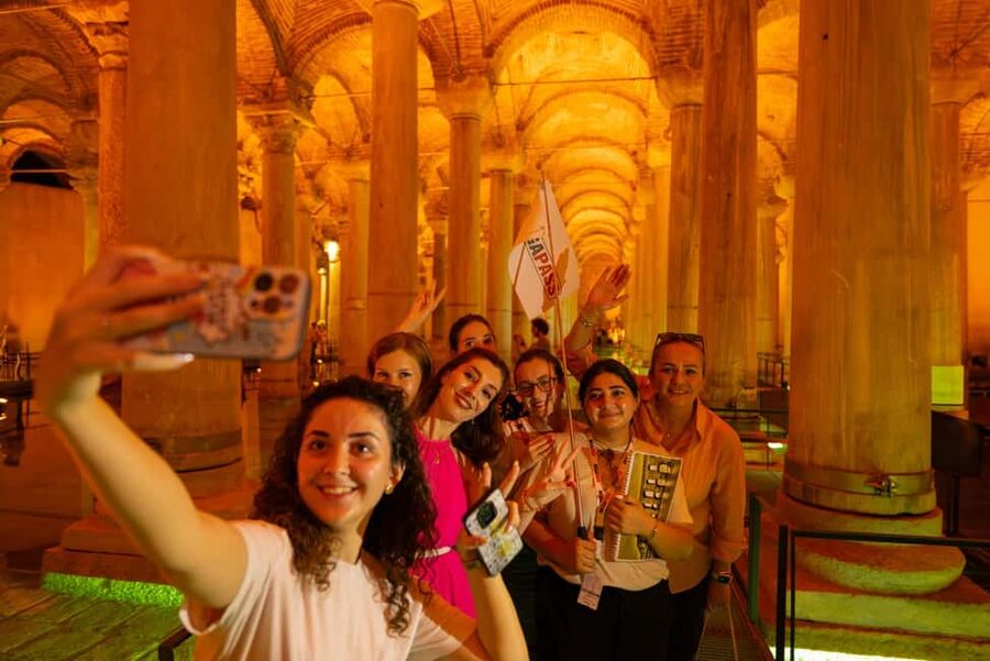 Basilica Cistern Guided Tour & Skip the Line Ticket - Exploring alone after the guide leaves