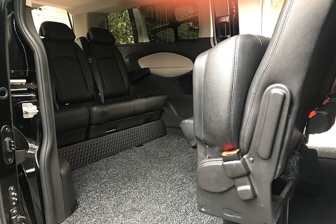 Beyoglu Region to IST Airport private transfer service - Help with luggage makes a real difference