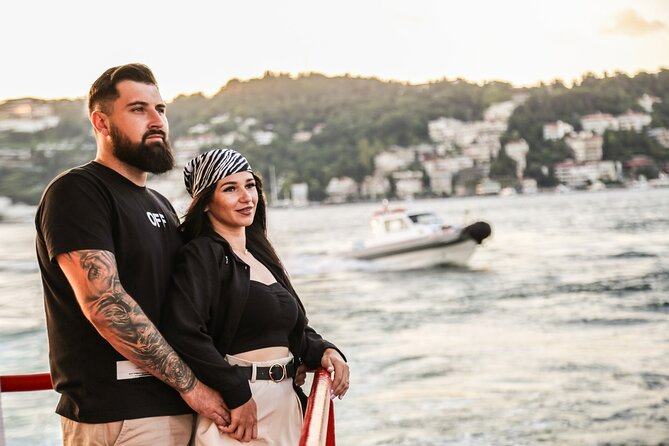 Bosphorus Cruise Boat Tour İstanbul And Golden Horn With Guide - Seeing Istanbul from the Golden Horn