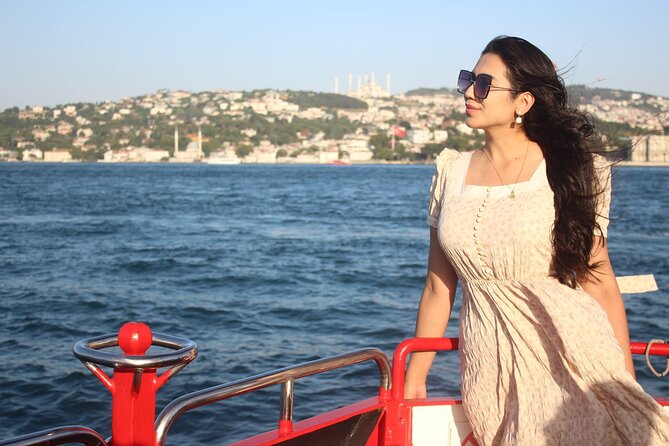 Bosphorus Cruise Boat Tour İstanbul And Golden Horn With Guide - Passing Dolmabahce Palace and Ortaköy Mosque