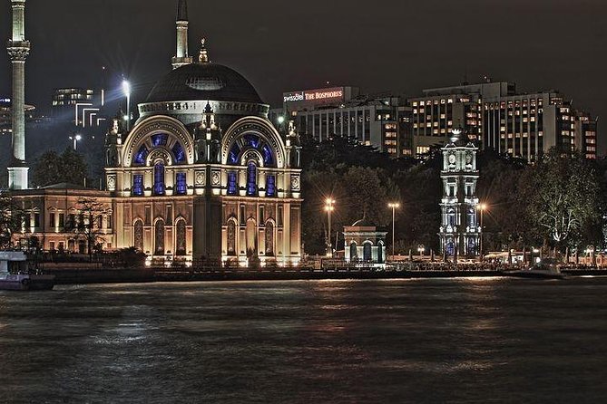 Bosphorus Cruise with unlimited alcohol - A dinner cruise built around Istanbul’s two shores