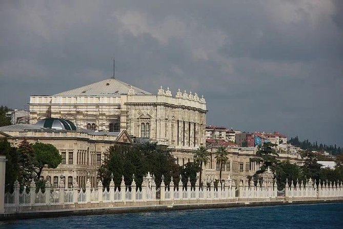 Bosphorus Cruise with unlimited alcohol - Beylerbeyi Palace on the Asian side