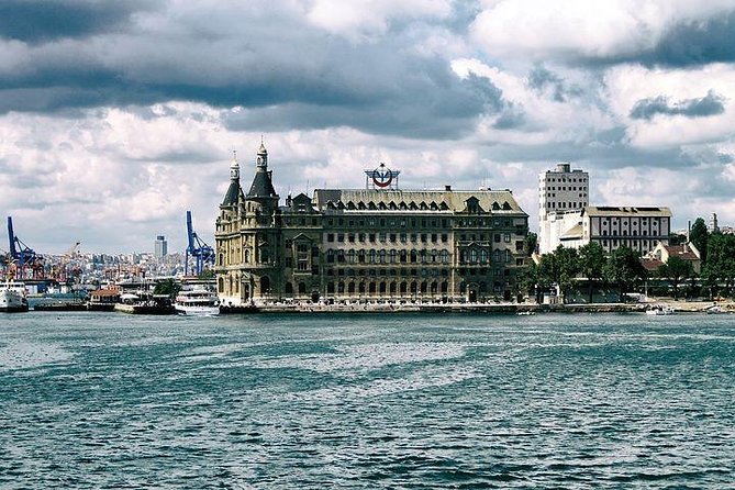 Bosphorus Cruise with unlimited alcohol - Sailing beneath the 15 Temmuz Sehitler Bridge