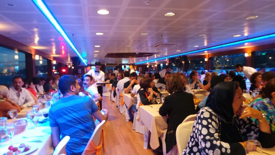 Bosphorus: Dinner Cruise with Live Performances Experience - What arrives at your table
