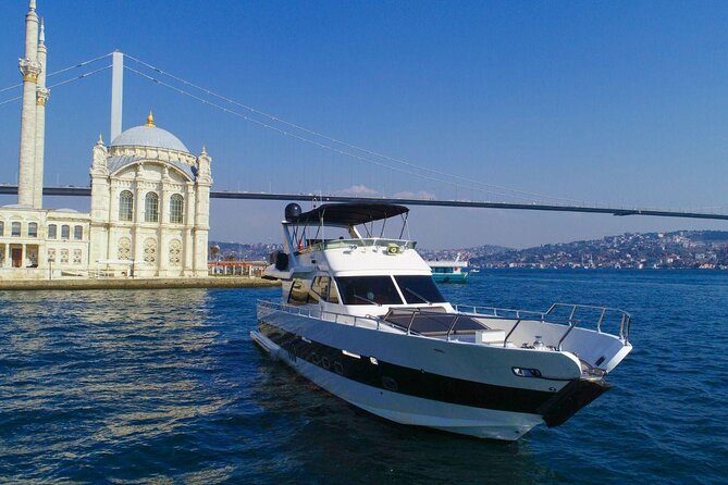 Bosphorus Night Cruise on the Luxury Yacht - The Asian shore: Anadolu Hisarı and Küçüksu Palace