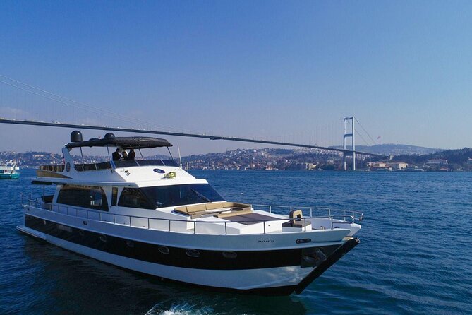 Bosphorus Night Cruise on the Luxury Yacht - Beylerbeyi Palace and the Maiden’s Tower