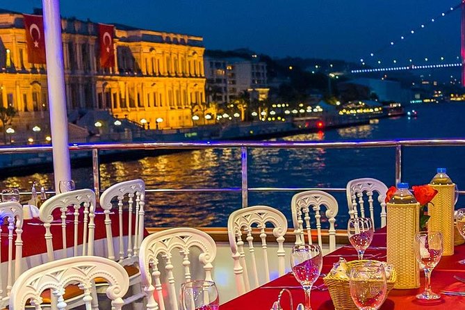 Bosphorus Sightseeing Cruise with Turkish Live Show and Dinner - What dinner is really like