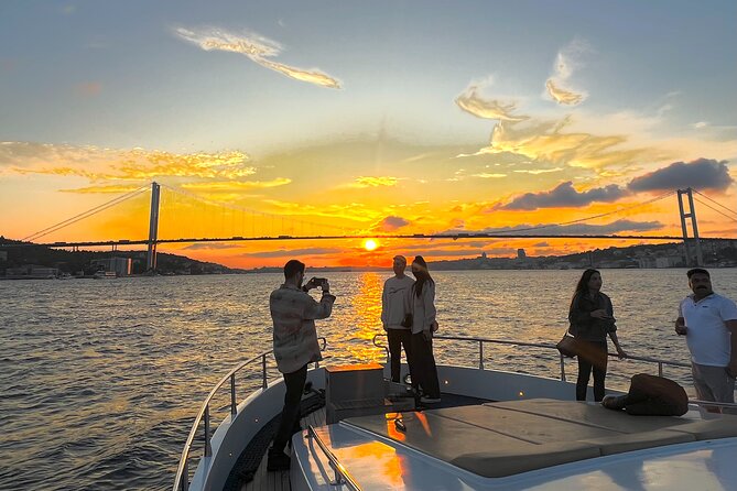 Bosphorus Sunset Yacht Cruise with Snacks and Live Guide - Maiden’s Tower and the Asian shore