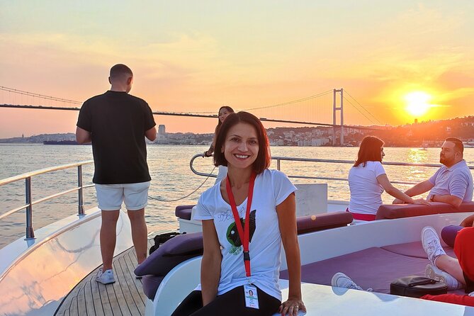 Bosphorus Sunset Yacht Experience: Istanbul’s Best - Küçüksu Palace and Beylerbeyi Palace