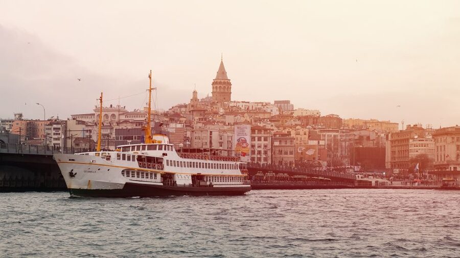 Bosphorus Tour With Lunch - The Spice Bazaar starts the morning