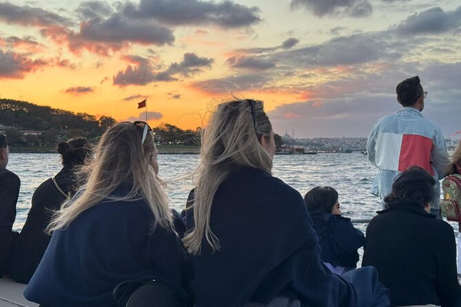 Budget Evening Cruise: Dinner, Live Shows & Party - What this Istanbul dinner cruise is really offering