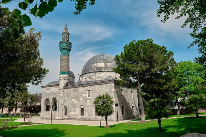Bursa Uludağ Mountain Tour & Cable Car Ride from Istanbul - Guide quality and group expectations