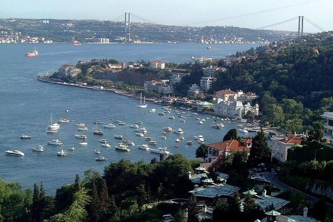 Bus and Boat Two Continents Tour in Istanbul - Dolmabahce Palace and the Ottoman move toward Europe