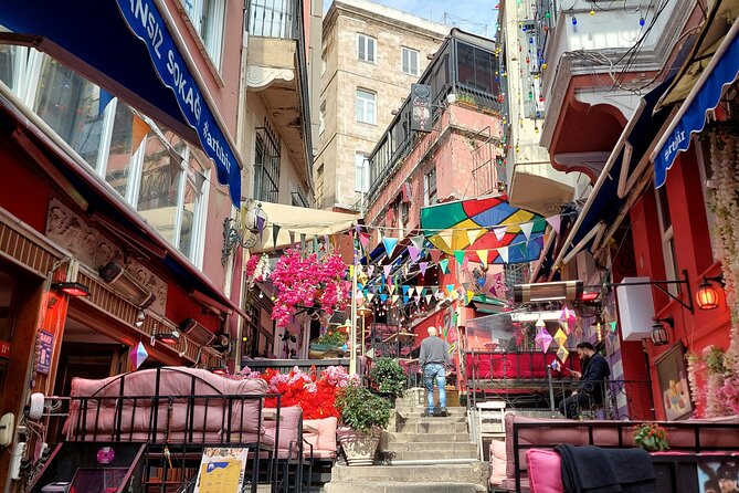 Byzantion Walk Path and City Walls of Istanbul - Silivrikapı and a quieter Byzantine gate