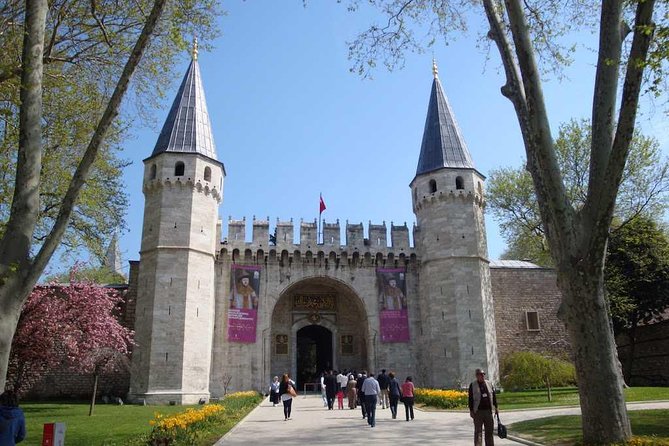 Classic Istanbul Tour Blue Mosque, Hippodrome, Hagia Sophia and Topkapi Palace - Caferağa Medresesi and Soğukçeşme Street