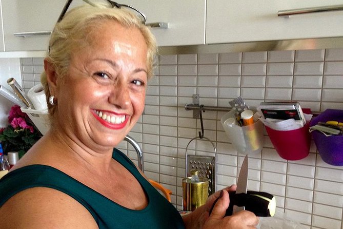 Cook with a Local: Private Home Cooking Class In Istanbul - Arriving in Şirinevler