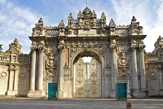 Dolmabahce Palace & Uskudar(Asian Side) Afternoon Tour - Üsküdar’s mosques and market streets
