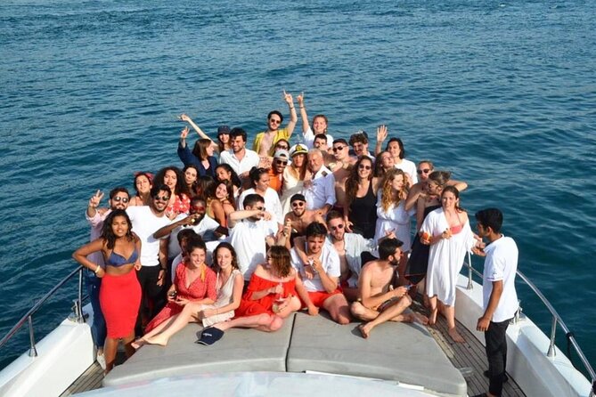 Exclusive Bosphorus Cruise - Luxury Yacht Experience in Istanbul - Waterfront houses and the slower side of Istanbul
