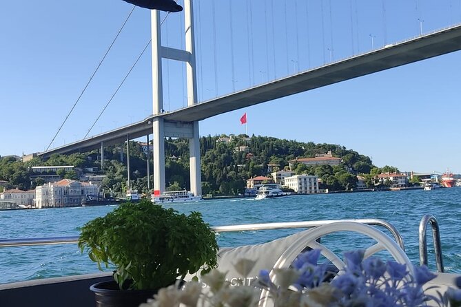 Exclusive Luxury Yacht Bosphorus Sightseeing Cruise in Istanbul - Starting near Fatih and the Golden Horn