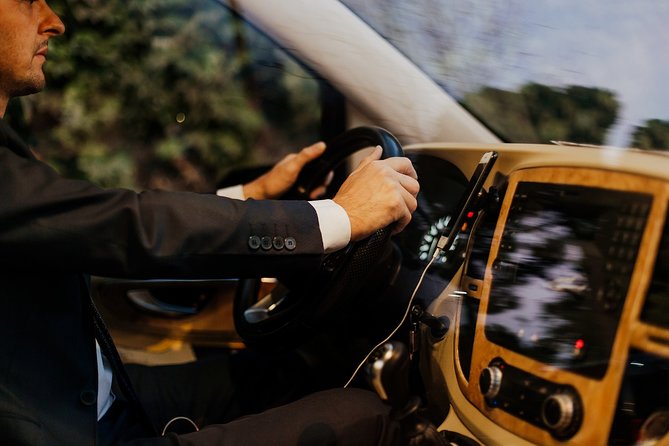 Fat Taxi - Private Istanbul Airport (IST) Transfer to Taksim - The Private Ride to Taksim