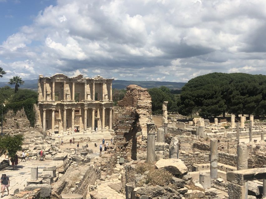 From Istanbul: 2 Days Private Pamukkale and Ephesus Tour - Day One: Istanbul to Denizli and the White Terraces