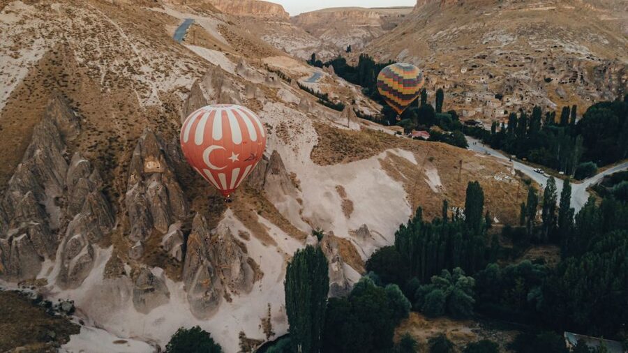 From Istanbul: 3-Day Cappadocia Tour with Balloon Ride - Göreme Open Air Museum and its cave churches