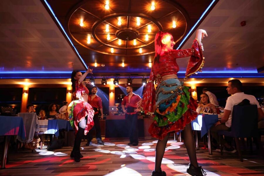 From Istanbul: Bosphorus Dinner Cruise Tavern & World Show - Why a Bosphorus dinner cruise makes sense in Istanbul
