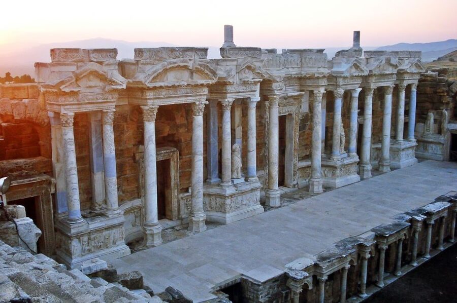 From Istanbul: Private Pamukkale and Hierapolis Day Tour - A private day trip built around two flights