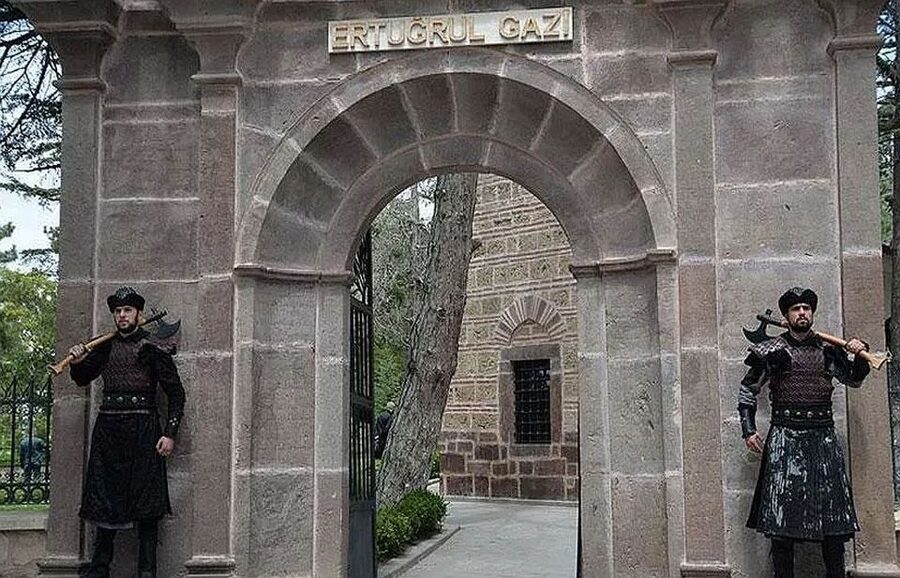 From Istanbul: Söğüt and Bursa Ottoman History Day Trip - The Alp Tomb and the Hero Costume Option
