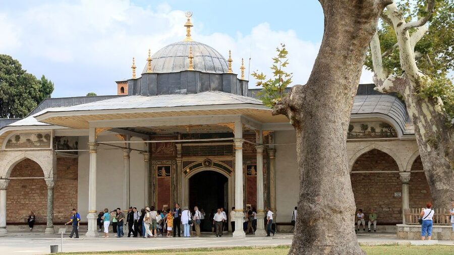 Full Day Istanbul 1, 2 or 3-Day Private City Guided Tour - Day three: Suleymaniye, Chora, Balat, and Pierre Loti Hill