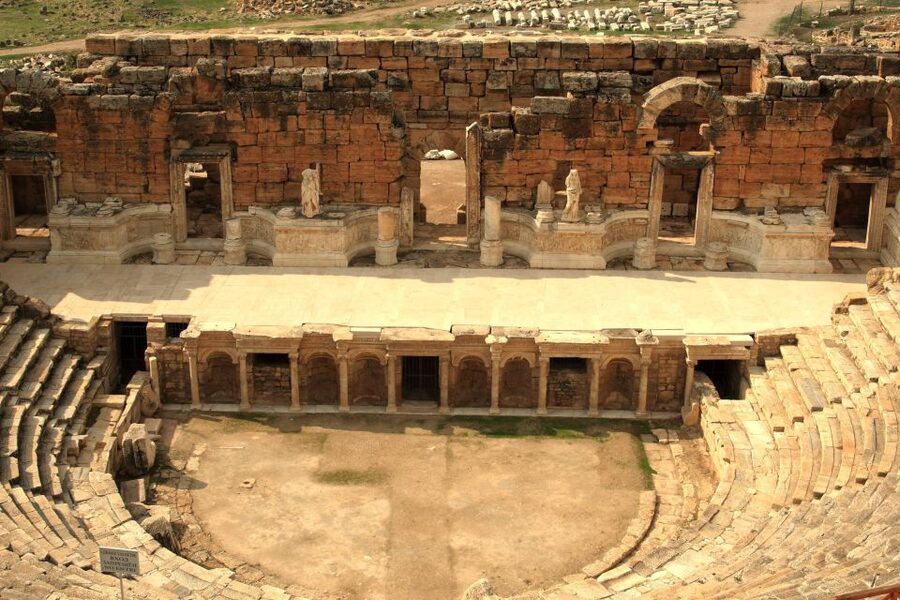 Full-Day Private Pamukkale and Hierapolis Tour from Istanbul - The ancient pool and what it really adds