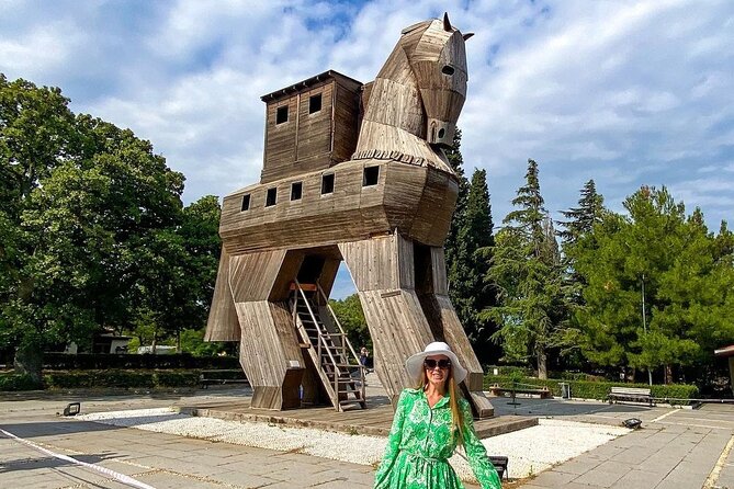 Full-Day Troy History Guided Tour with Lunch from Istanbul - Lunch in Eceabat before the ruins