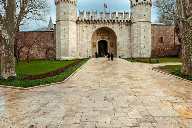 Getaway Turkey 5-Day Tour from Istanbul: Gallipoli and Troy - Day 1: A simple arrival in Istanbul