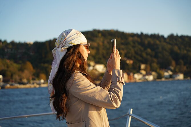 Guided Bosphorus Afternoon Cruise on Yacht - The return view: Maiden’s Tower, Galata Tower, and Galata Bridge