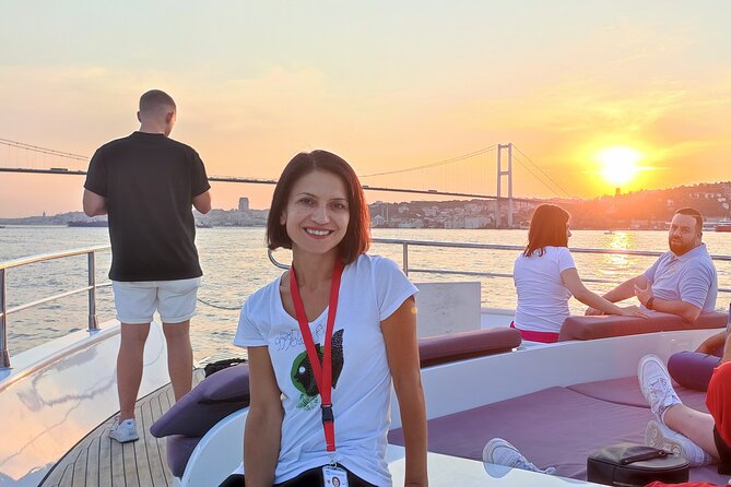 Guided Bosphorus Sunset Cruise on Luxurious Yacht - Small Group Cruise - Beylerbeyi Palace on the Asian side