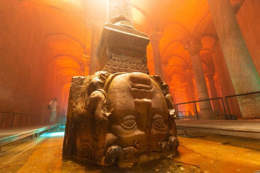Hagia Sophia & Basilica Cistern Guided Tour Incl. Tickets - What two hours really gives you
