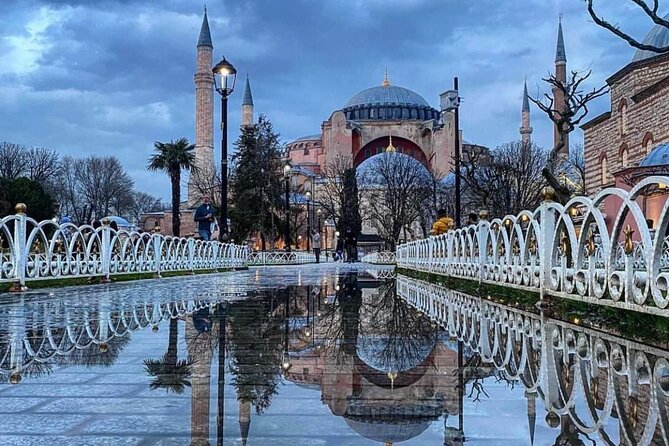 Hagia Sophia, Blue Mosque & Basilica Cistern tour - Starting at Pudding Shop at 9 a.m.
