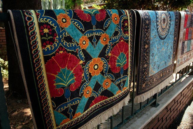Highlights & Hidden Gems With Locals: Best of Istanbul Private Tour - The Blue Mosque and everyday religious life