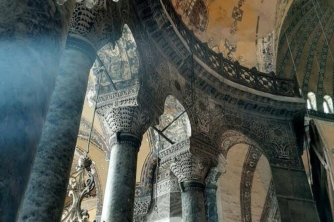 Highlights of İstanbul's Old Town with Private Guiding Service - One hour among the Grand Bazaar’s lanes