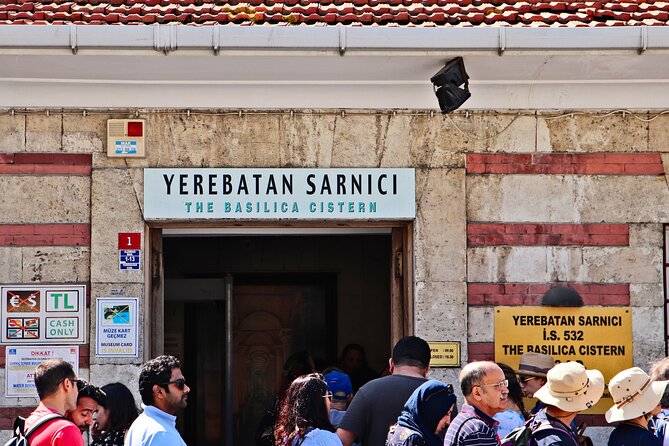 Istanbu City Walk: Topkapi Palace, Harem, & Basilica Guided Tour - Thirty minutes beneath Istanbul at the Basilica Cistern