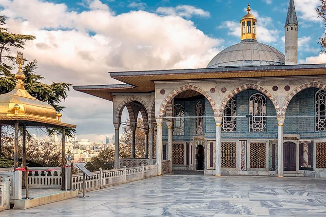 Istanbul 1 Day Tour | Best of Istanbul | Blue Mosque, Hagia Sophia and Topkapi - Blue Mosque: a working place of worship