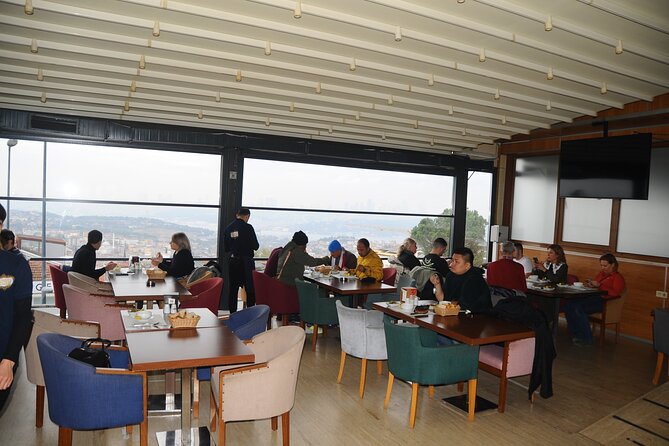 Istanbul: 2 Continents of Bosphorus ( Boat & Lunch ) - Group size, guides, and the pace of the day